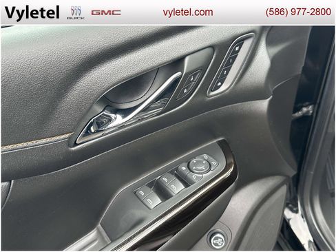 Used 2023 GMC Acadia AT4 w/ Technology Package image 17