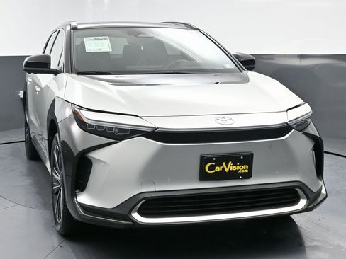 Used 2023 Toyota bZ4X Limited image 4