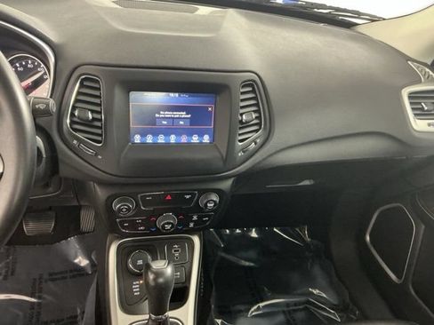 Used 2019 Jeep Compass Latitude AWD/4WD image 31
