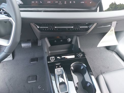 New 2027 Audi Q6 e-tron Premium AWD/4WD image 22