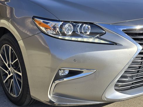 Used 2017 Lexus ES 350 image 12