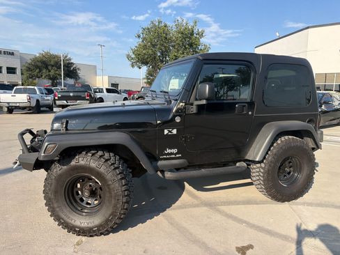 Used 2005 Jeep Wrangler X w/ Tire & Wheel Group (Ecco) AWD/4WD image 2