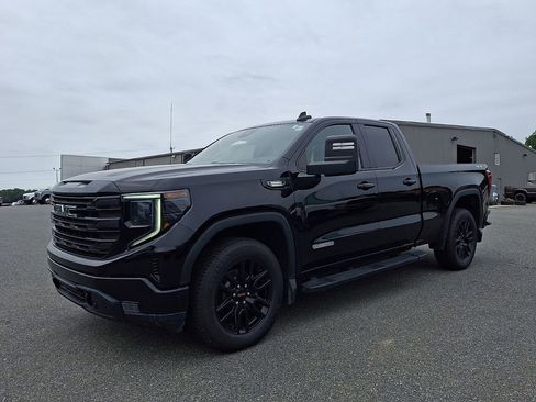 Used 2023 GMC Sierra 1500 Elevation w/ Preferred Package AWD/4WD image 3