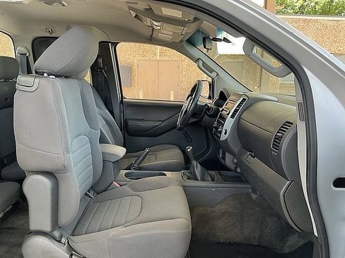 Used 2014 Nissan Frontier S w/ S Preferred Package RWD image 11