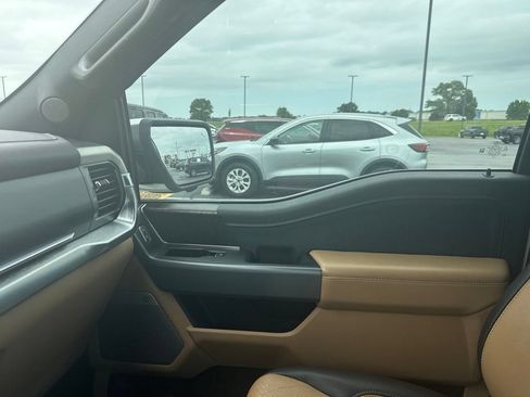 Used 2022 Ford F150 Lariat RWD image 17