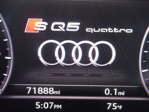 Used 2018 Audi SQ5 Premium Plus w/ S Sport Package AWD/4WD image 38