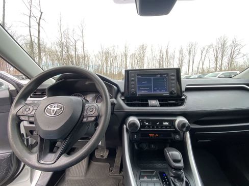 Used 2021 Toyota RAV4 LE image 21