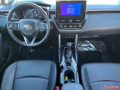 Certified 2023 Toyota Corolla Cross XLE w/ Convenience Package FWD image 16