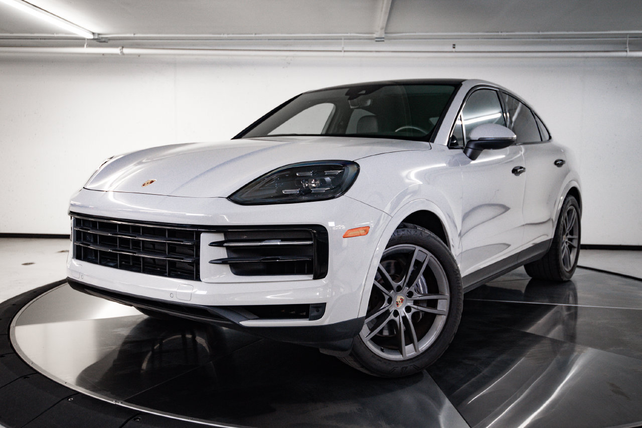 Certified 2024 Porsche Cayenne Coupe AWD/4WD image 1
