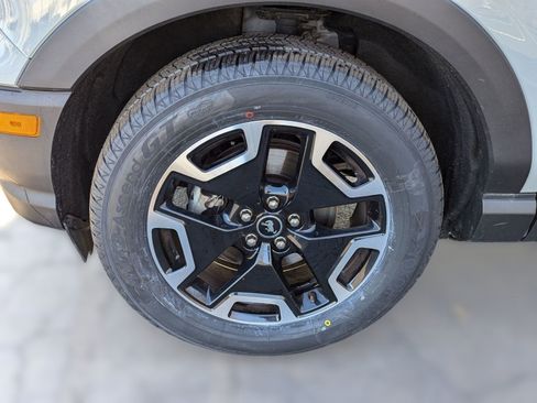 Used 2021 Ford Bronco Sport Outer Banks image 11