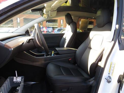 Used 2020 Tesla Model Y Long Range image 20