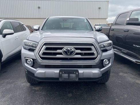 Used 2021 Toyota Tacoma Limited image 2