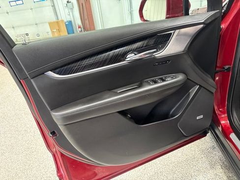 Used 2020 Cadillac XT6 Premium Luxury AWD/4WD image 11