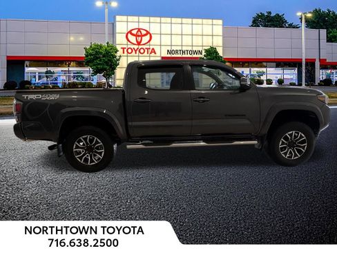 Used 2020 Toyota Tacoma TRD Sport w/ Technology Package image 11
