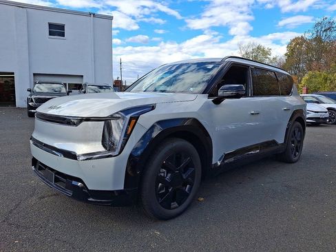 New 2026 Kia EV9 Land w/ Nightfall Edition Package image 2