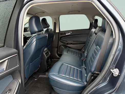 Used 2023 Ford Edge SEL w/ Sport Appearance Package AWD/4WD image 5