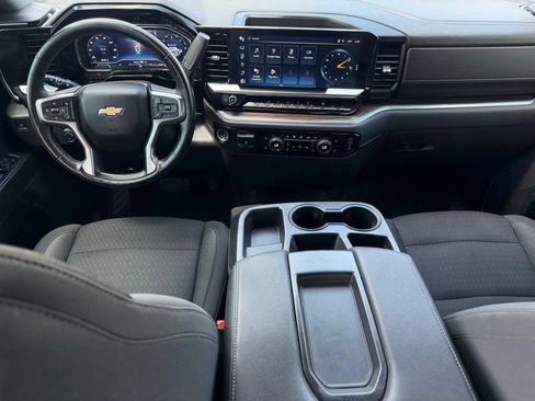 Used 2022 Chevrolet Silverado 1500 LT AWD/4WD image 24
