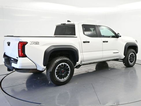Used 2024 Toyota Tacoma TRD Off-Road AWD/4WD image 7