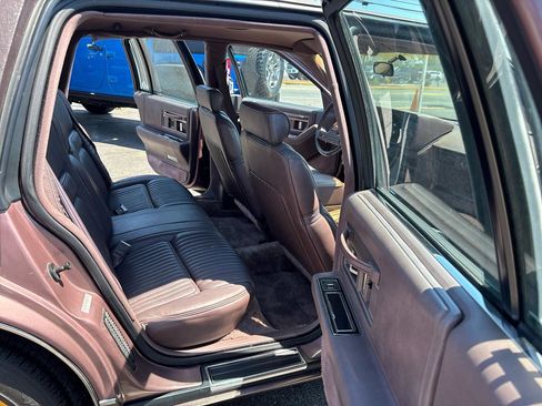 Used 1987 Cadillac Seville FWD image 8