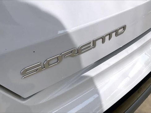 Used 2023 Kia Sorento SX AWD/4WD image 31