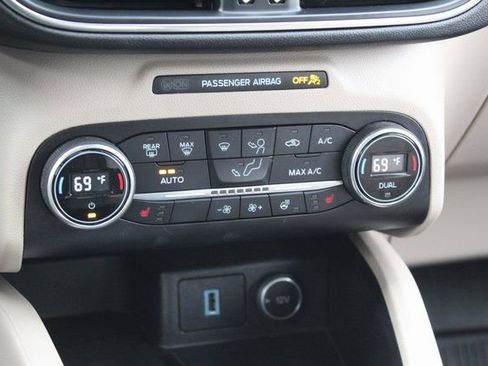 Used 2020 Ford Escape Titanium image 26