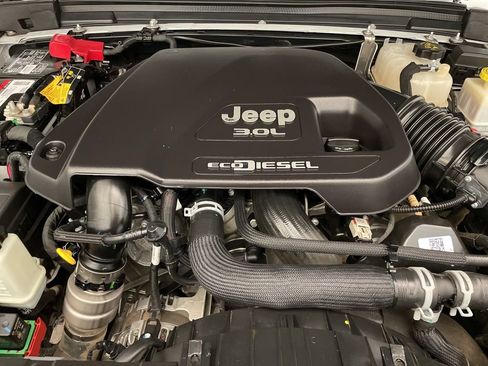 Used 2021 Jeep Gladiator Overland AWD/4WD image 28