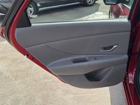 Certified 2025 Hyundai Elantra SEL image 10