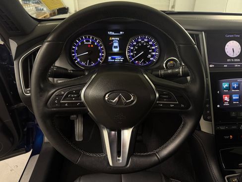 Used 2017 INFINITI Q60 3.0t w/ Cargo Package RWD image 21