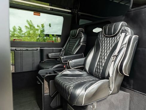 Used 2019 Mercedes-Benz Sprinter 170 image 26