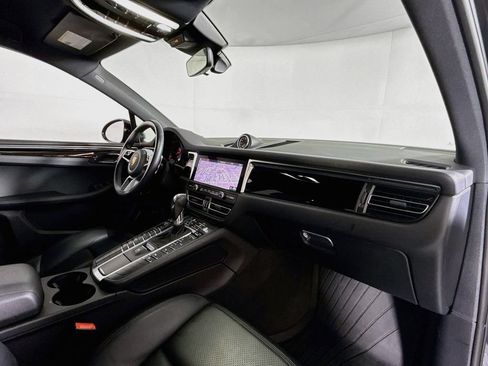 Certified 2021 Porsche Macan S AWD/4WD image 17