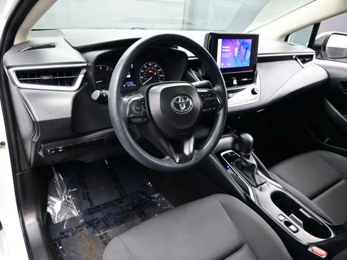 Used 2024 Toyota Corolla LE FWD image 12