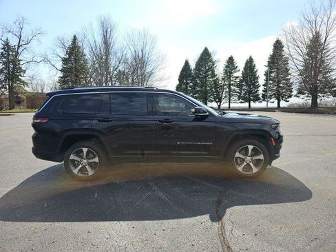Used 2023 Jeep Grand Cherokee L Limited w/ Luxury Tech Group II image 7