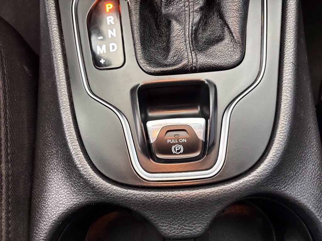 Used 2020 Jeep Cherokee Latitude FWD image 11