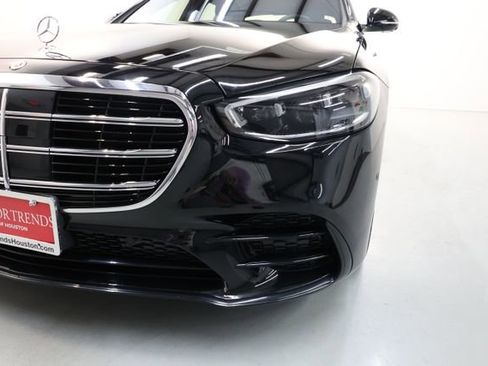 Used 2022 Mercedes-Benz S 580 4MATIC Sedan w/ AMG Line Package image 70