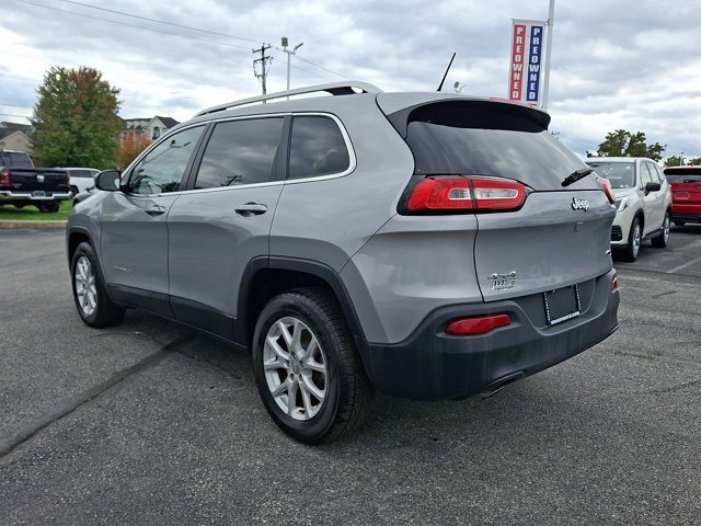 Used 2016 Jeep Cherokee Latitude AWD/4WD image 4