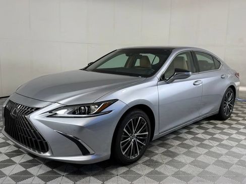 Used 2025 Lexus ES 350 w/ Premium Package FWD image 2