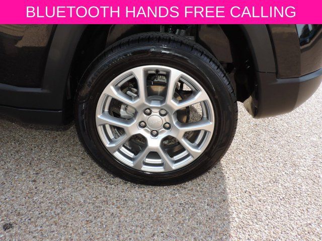 Used 2023 Jeep Compass Latitude AWD/4WD image 11