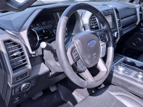 Used 2019 Ford Expedition XLT w/ Equipment Group 202A AWD/4WD image 10