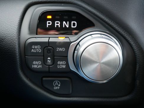 New 2026 RAM 1500 Laramie AWD/4WD image 19