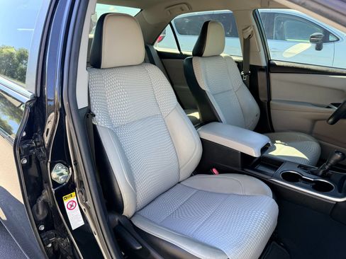 Used 2015 Toyota Camry SE FWD image 21