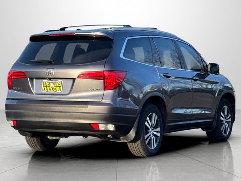 Used 2017 Honda Pilot EX image 4