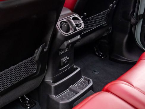 Used 2024 Jeep Wrangler Unlimited Rubicon 392 image 18