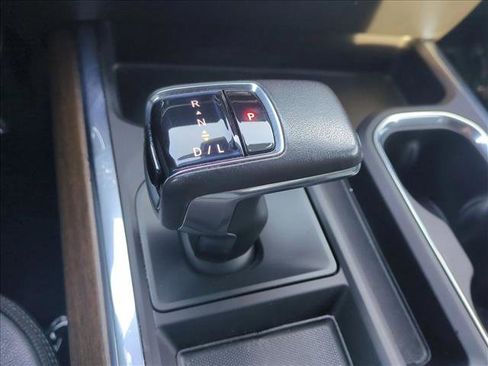 Used 2022 Chevrolet Silverado 1500 High Country w/ Z71 Off-Road Package image 11