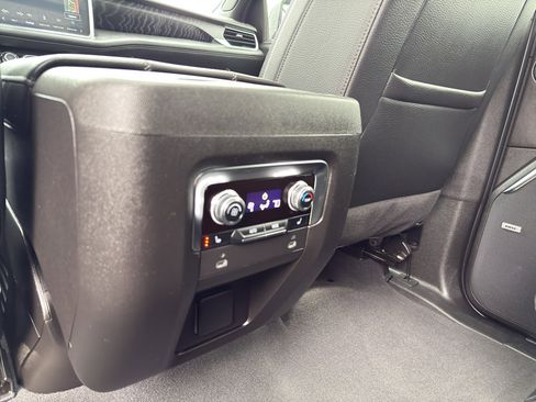 Used 2024 GMC Yukon Denali image 10