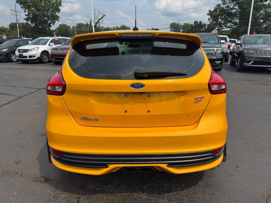 Used 2015 Ford Focus ST FWD image 4