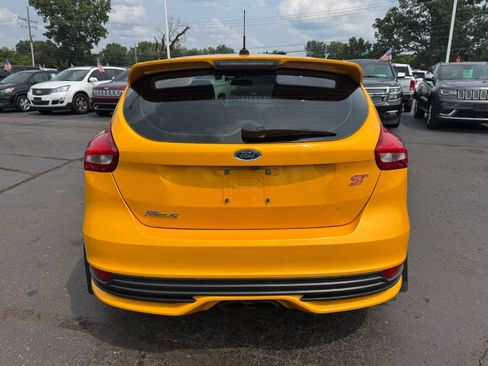 Used 2015 Ford Focus ST FWD image 4