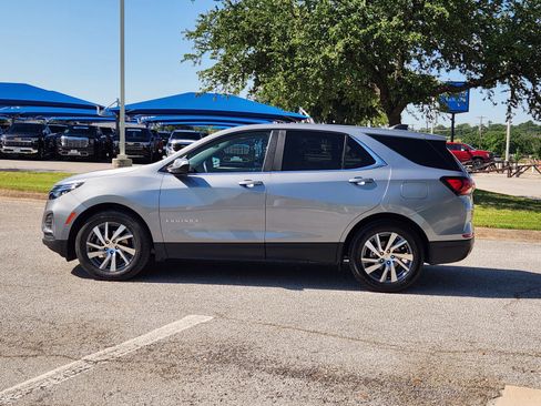 Used 2023 Chevrolet Equinox LT FWD image 3