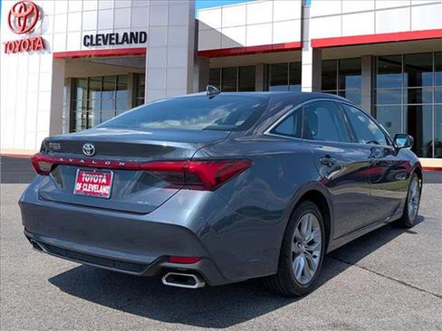 Used 2020 Toyota Avalon XLE w/ Moonroof Package FWD image 6