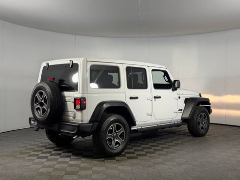 Used 2022 Jeep Wrangler Unlimited Sport w/ Sun And Sound Package AWD/4WD image 6