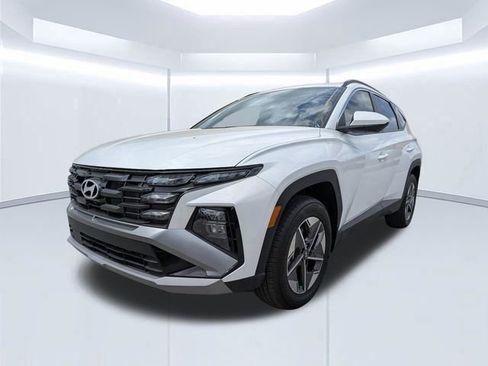 Certified 2025 Hyundai Tucson SEL AWD/4WD image 8